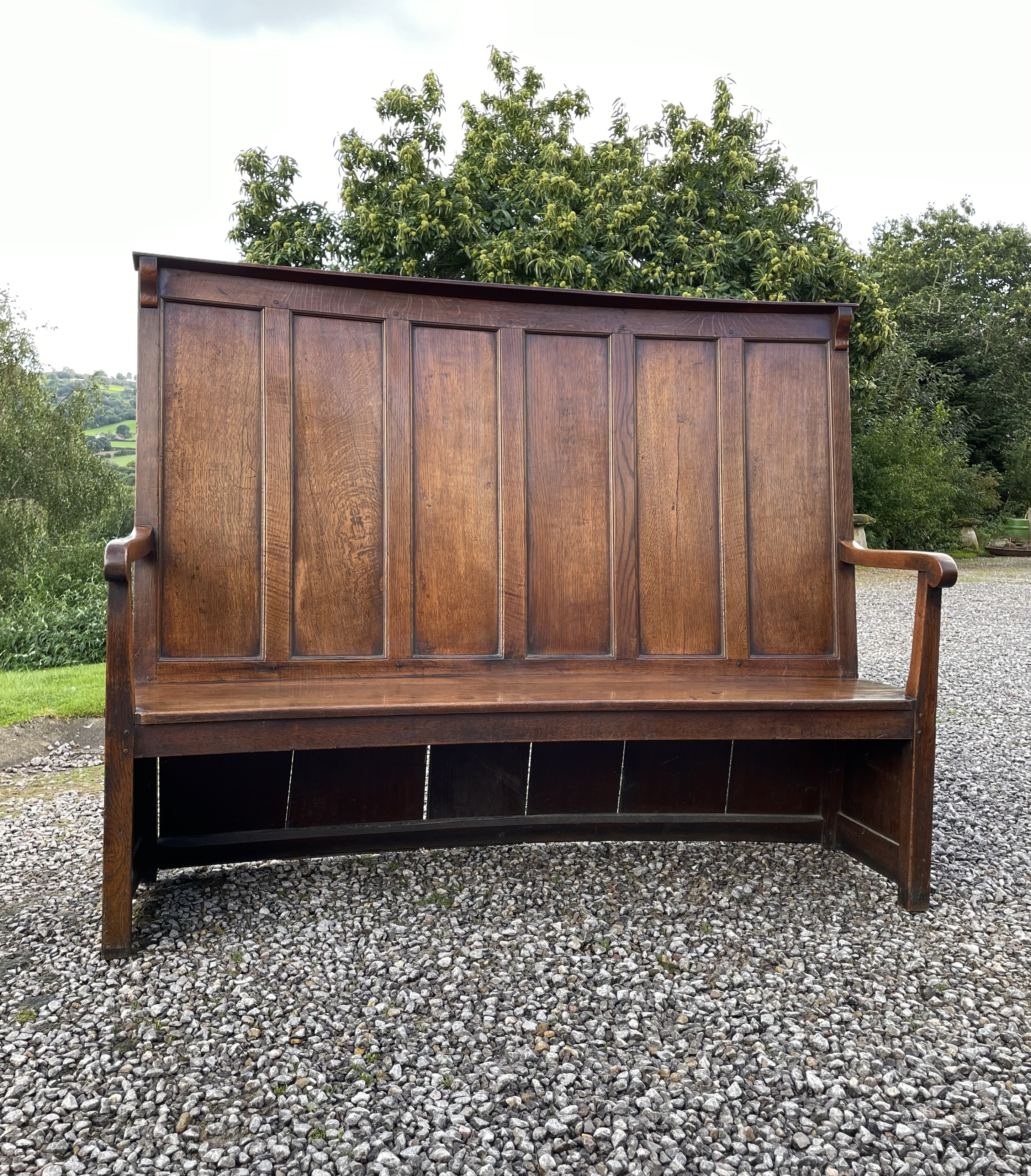 Oak Settle